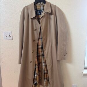 Burberry Vintage Rain Trench Coat with Check Plaid signature Lining